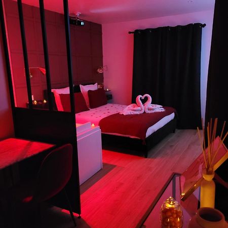 Nuit D'Evasion Love Room Avec Baignoire Balneotherapie Toulon Exterior foto